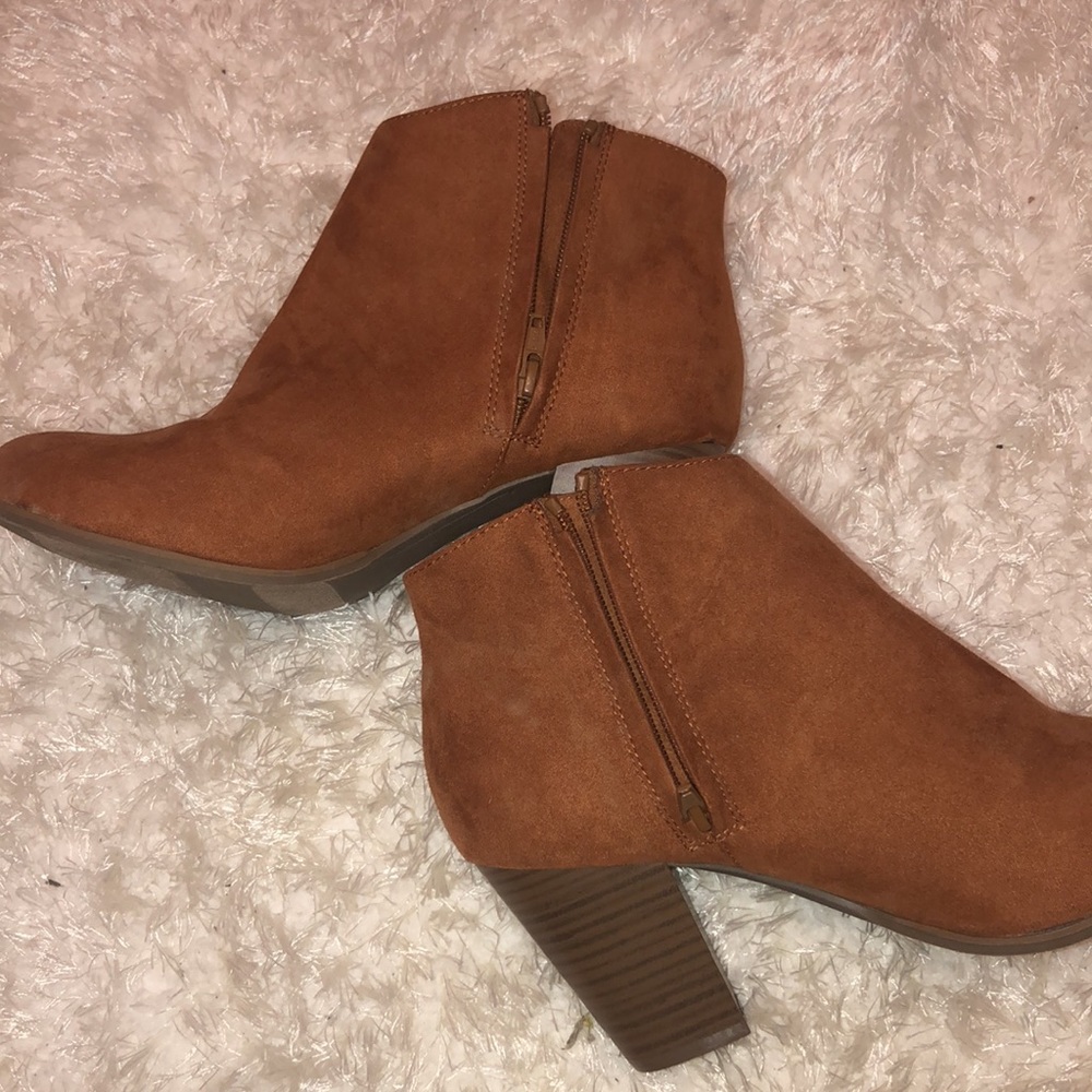 Old Navy Brown Booties - Picture 4 of 10